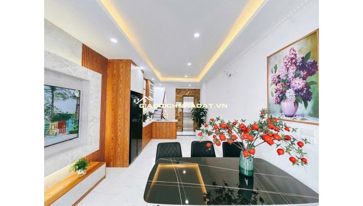 Bán nhà Trương Định 5 Tầng Thang Máy Mới Kính Koong 42m Nhỉnh 8 Tỷ